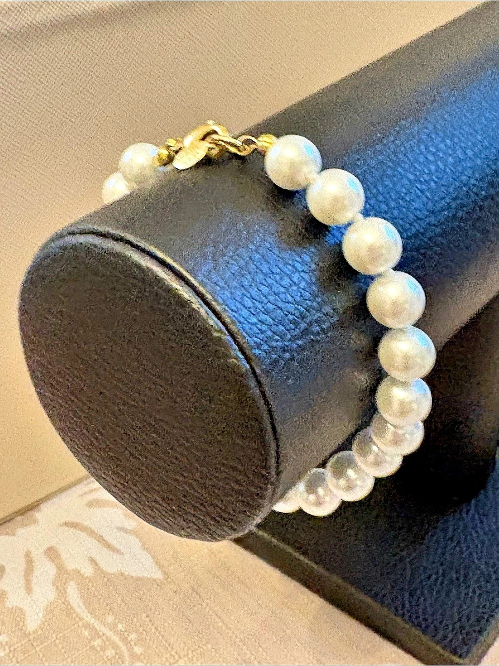 Vintage WLIND 14KGE Faux Pearl Hand Knotted Strand Bracelet⁠